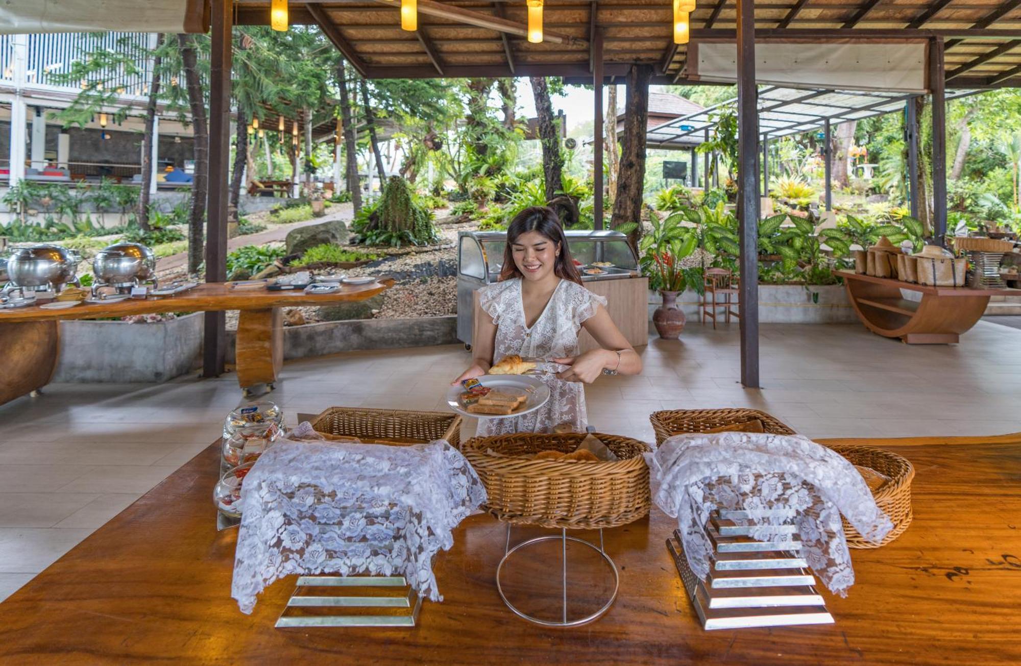 Secret Cliff Resort & Restaurant - Sha Plus Karon Bagian luar foto